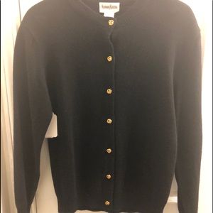 Neumann Marcus 100% cashmere sweater